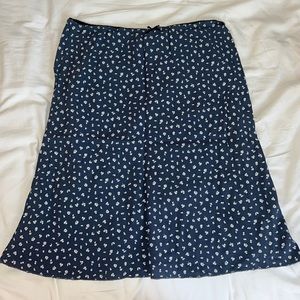 Navy blue skirt with flowers with elastic waist